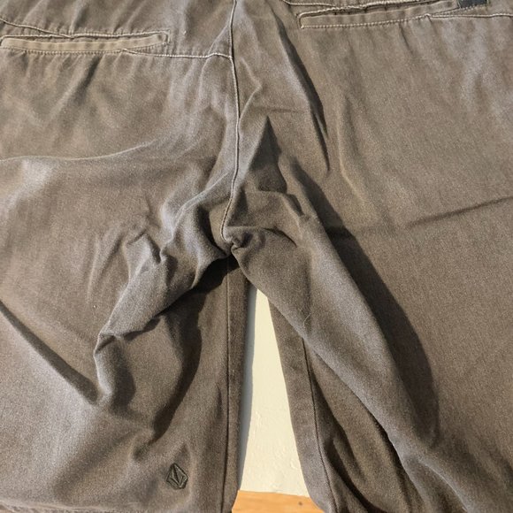Volcom Shorts - Picture 2 of 3